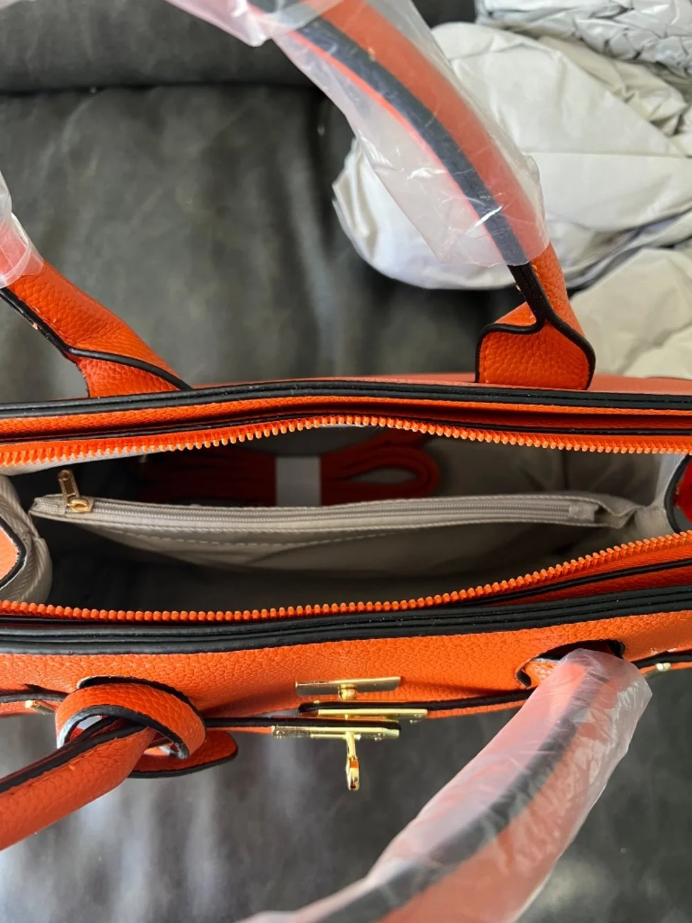 Handbag - Picture 2 of 6